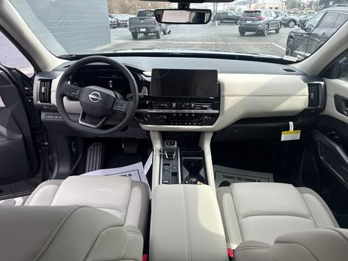 New 2026 Nissan Pathfinder SL FWD image 12