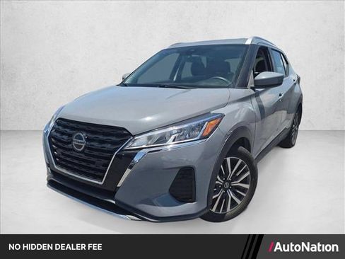Used 2021 Nissan Kicks SV FWD image 1