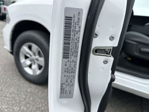 Used 2019 RAM 1500 Express AWD/4WD image 14