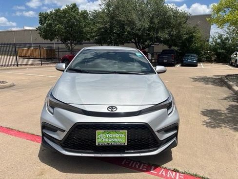 Used 2026 Toyota Corolla SE FWD image 2
