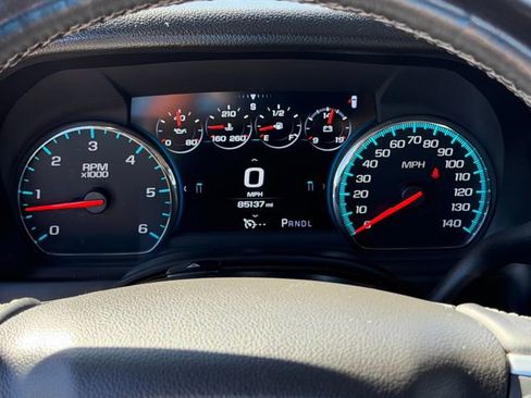 Used 2017 GMC Yukon SLT AWD/4WD image 15