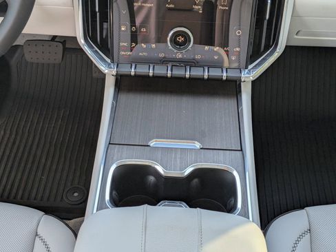 New 2026 GMC Acadia Denali w/ Super Cruise Package image 20