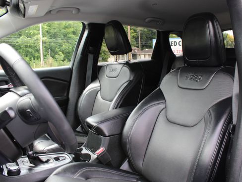 Used 2022 Jeep Cherokee Latitude Lux AWD/4WD image 14