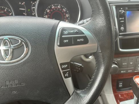 Used 2013 Toyota Highlander Limited image 23