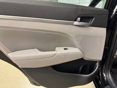 Used 2019 Hyundai Elantra SEL image 14