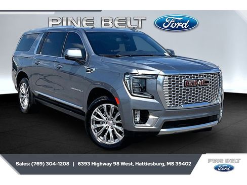 Used 2022 GMC Yukon XL Denali AWD/4WD image 1