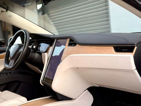 Used 2018 Tesla Model X 100D image 11