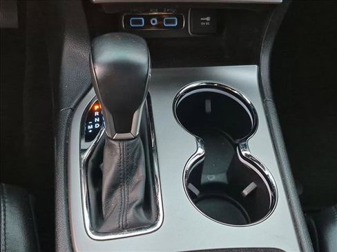Used 2018 Jeep Grand Cherokee Altitude RWD image 12