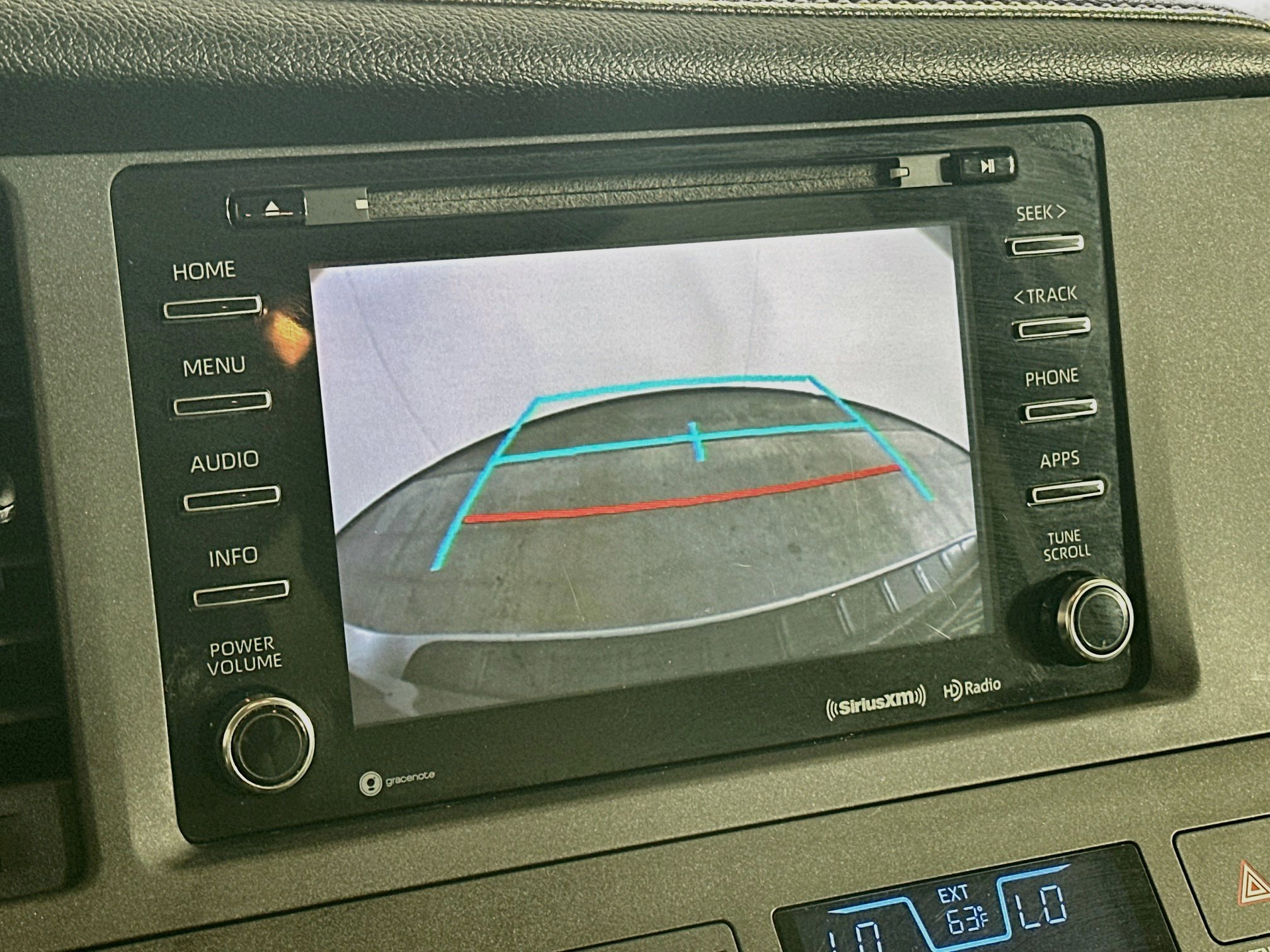 Used 2018 Toyota Sienna XLE FWD image 22