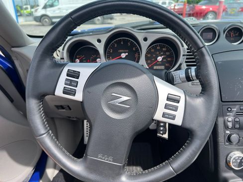 Used 2006 Nissan 350Z Touring RWD image 24