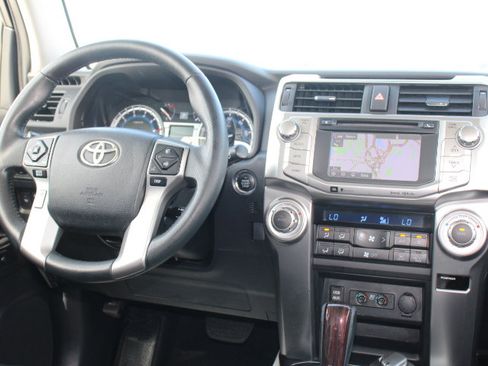 Used 2017 Toyota 4Runner Limited AWD/4WD image 24