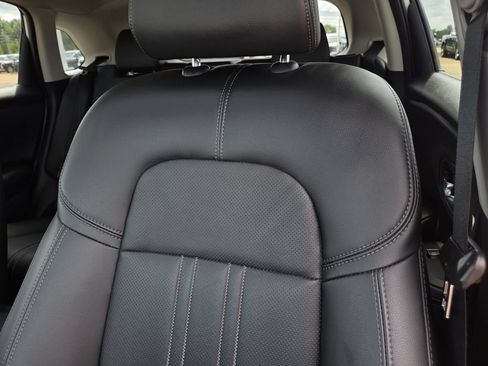 Used 2024 Honda HR-V EX-L image 16