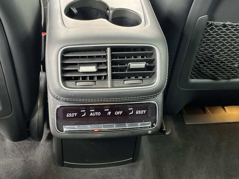 Used 2022 Mercedes-Benz GLS 450 4MATIC w/ AMG Line Exterior image 18