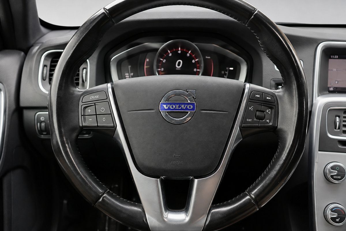Used 2018 Volvo V60 T5 Cross Country w/ Convenience Package AWD/4WD image 39