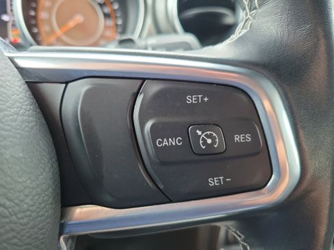 Used 2021 Jeep Wrangler Unlimited Sahara AWD/4WD image 17