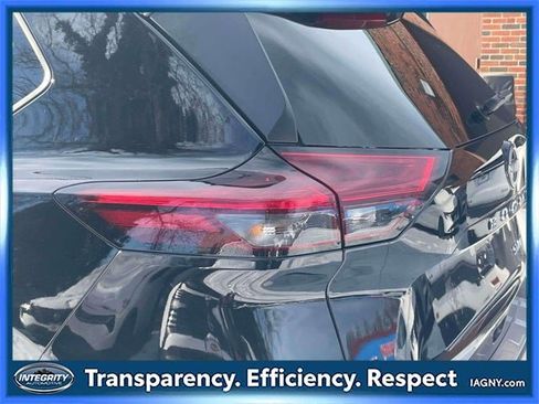 Certified 2023 Nissan Rogue SV image 11