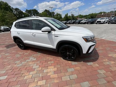 Used 2022 Volkswagen Taos SE FWD image 37