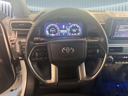 Used 2025 Toyota 4Runner TRD Off-Road AWD/4WD image 10