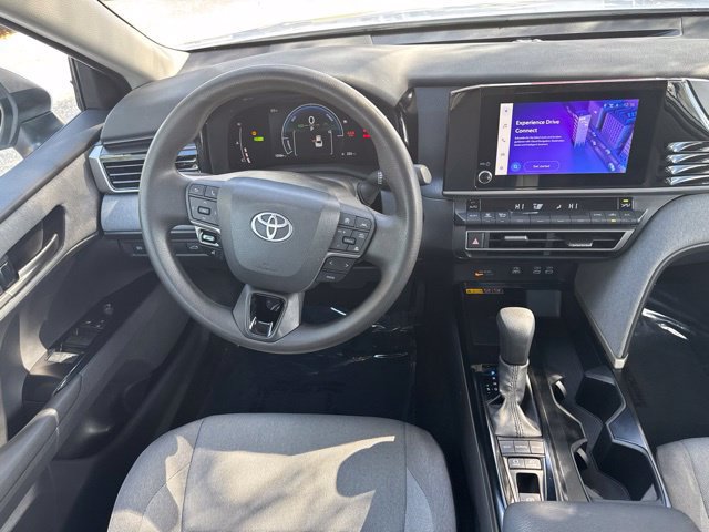 Used 2025 Toyota Camry LE w/ Convenience Package FWD image 5