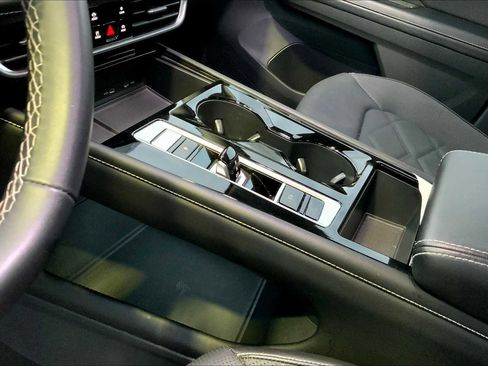 Used 2024 Volkswagen Atlas SE image 15