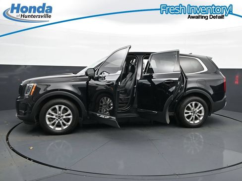 Used 2022 Kia Telluride LX FWD image 39