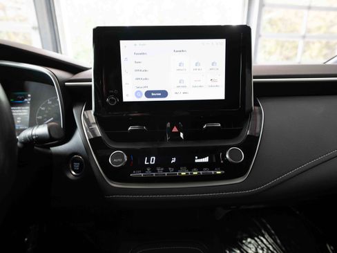 Used 2024 Toyota Corolla SE FWD image 17