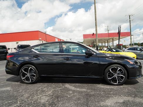 Used 2026 Nissan Altima 2.5 SR FWD image 2