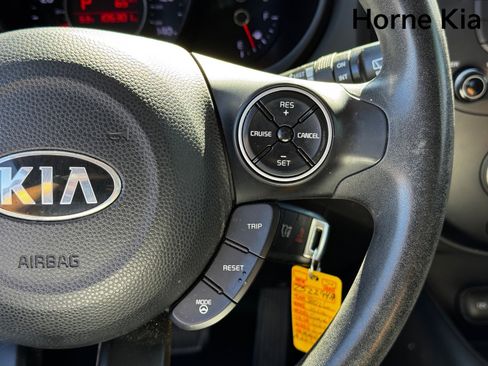 Used 2016 Kia Soul image 19