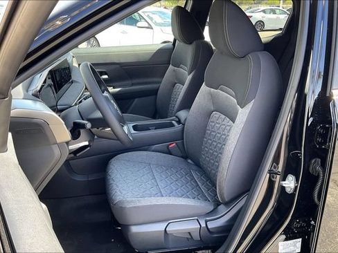 New 2026 Nissan Kicks SV w/ Cold Weather Package FWD image 7