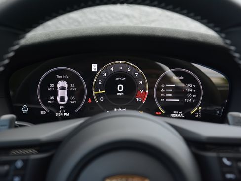 Certified 2026 Porsche 911 GT3 RWD image 18