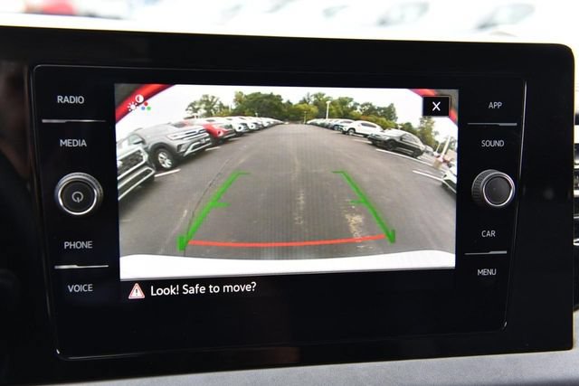 Used 2025 Volkswagen Jetta SE FWD image 13