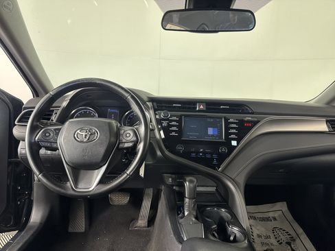 Used 2019 Toyota Camry SE image 22