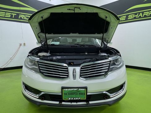Used 2016 Lincoln MKX Reserve AWD/4WD image 4