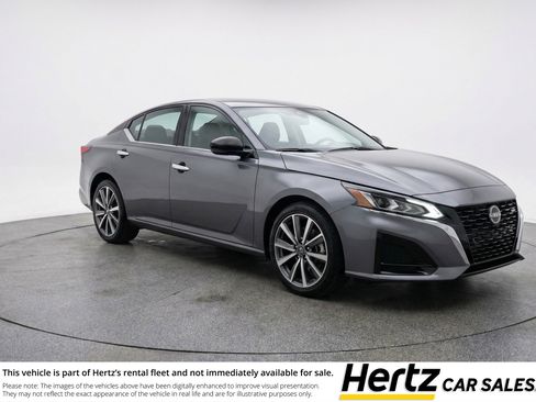 Used 2025 Nissan Altima 2.5 SV image 1
