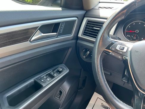 Used 2018 Volkswagen Atlas SE FWD image 19