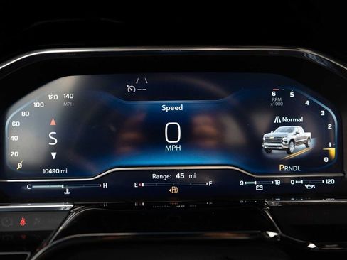 Used 2025 Chevrolet Silverado 1500 LT image 24