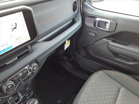 New 2026 Jeep Gladiator Mojave AWD/4WD image 19