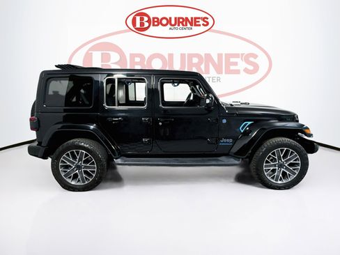 Used 2024 Jeep Wrangler High Altitude AWD/4WD image 13