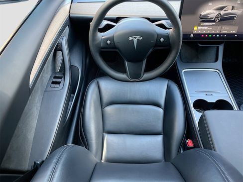 Used 2023 Tesla Model 3 Standard Range image 21