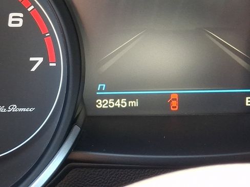 Used 2023 Alfa Romeo Stelvio Ti AWD/4WD image 24