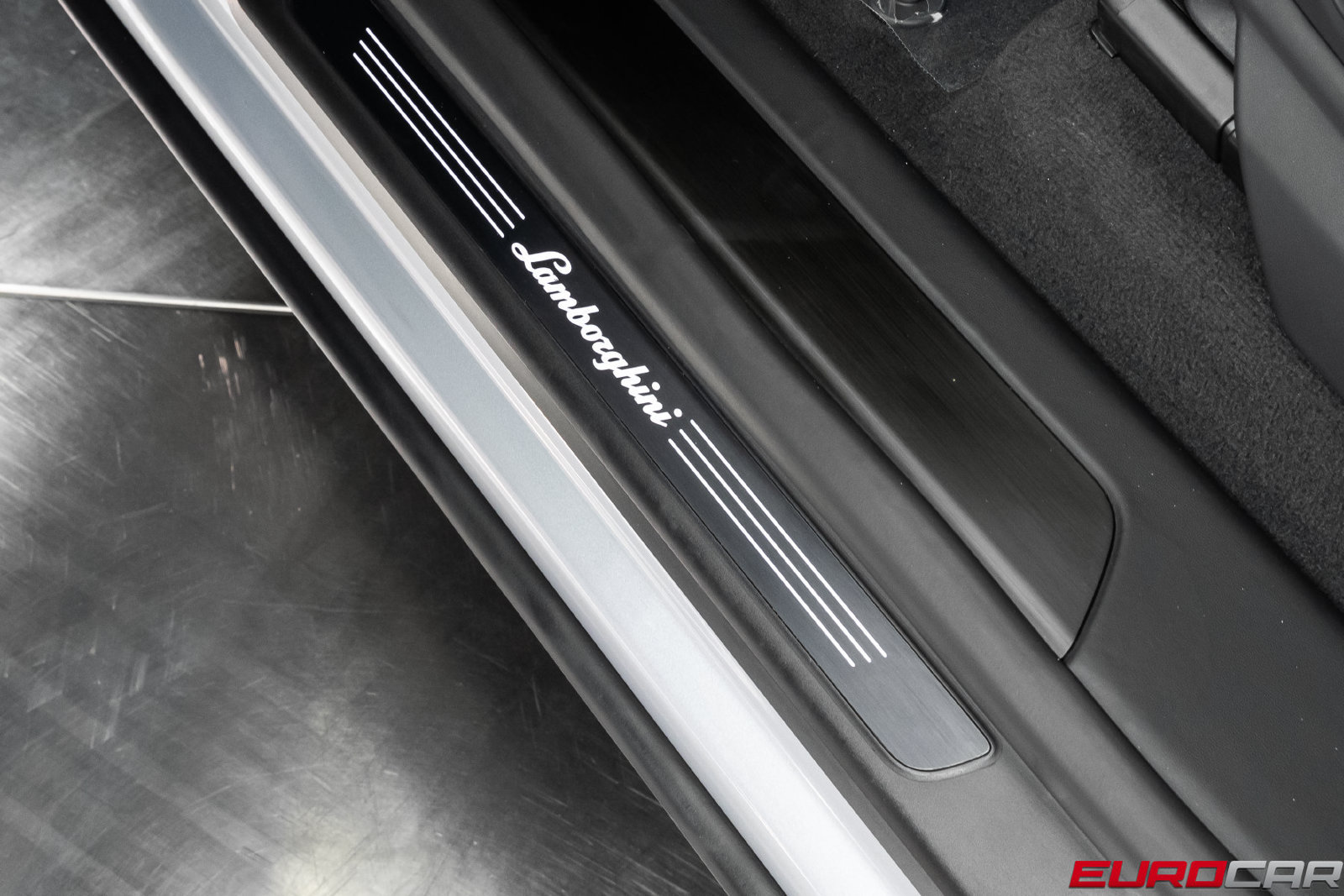 Used 2024 Lamborghini Urus Performante AWD/4WD image 54