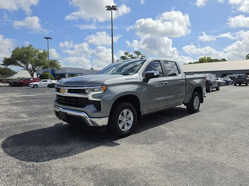 Used 2024 Chevrolet Silverado 1500 LT AWD/4WD image 11