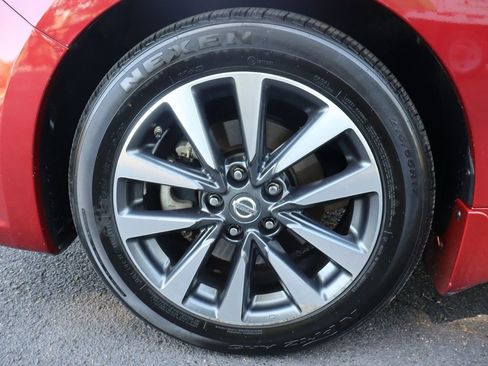 Used 2017 Nissan Altima 2.5 SV FWD image 41