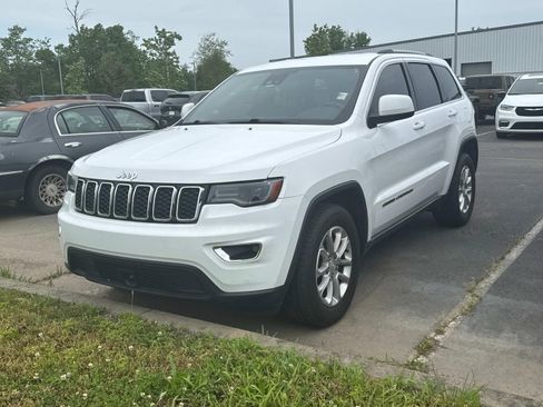 Used 2021 Jeep Grand Cherokee Laredo X RWD image 11