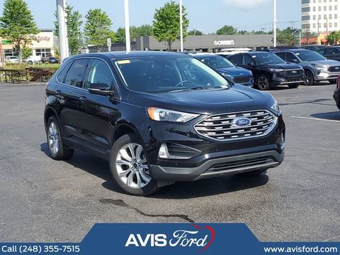 Used 2023 Ford Edge Titanium AWD/4WD image 2