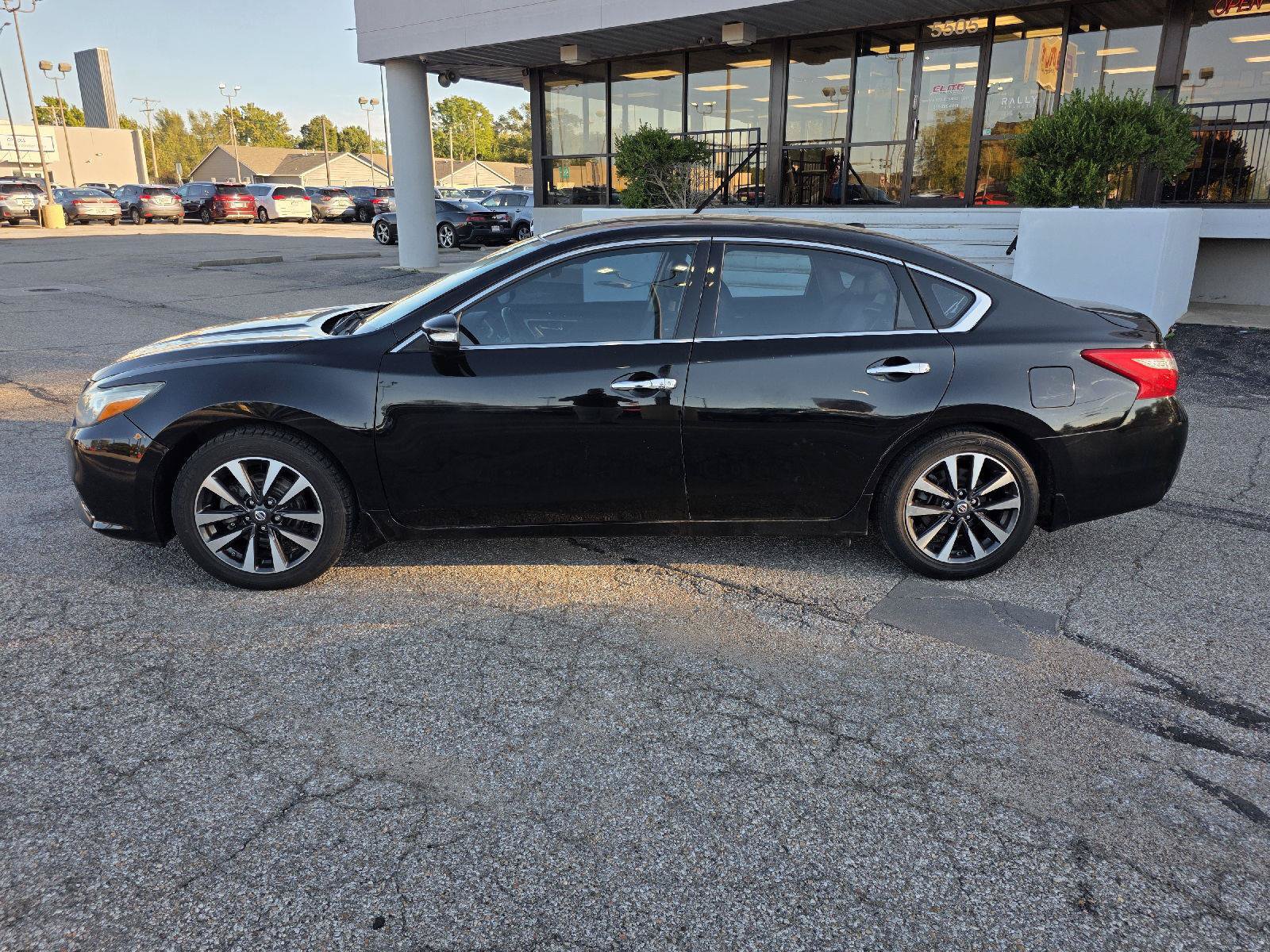 Used 2016 Nissan Altima 2.5 SL w/ 2.5 Technology Package FWD image 7