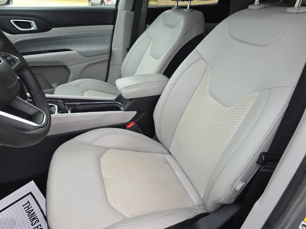 Used 2022 Jeep Compass Latitude FWD image 12