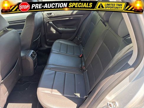 Used 2014 Volkswagen Jetta SE FWD image 29
