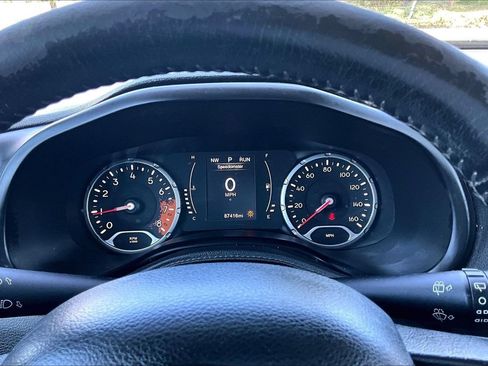 Used 2016 Jeep Renegade Latitude w/ Cold Weather Group AWD/4WD image 21