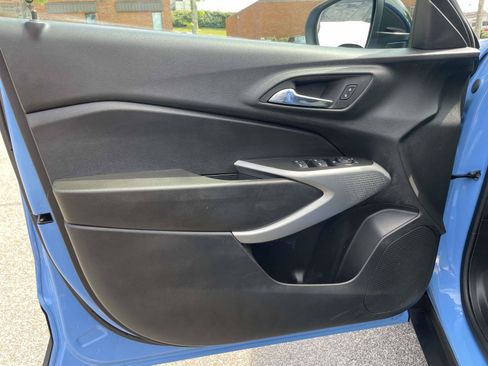 Used 2024 Chevrolet Trax RS w/ Driver Confidence Package FWD image 5